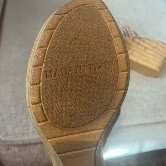 Italian Shoemakers Wedges - Picture 8 of 12